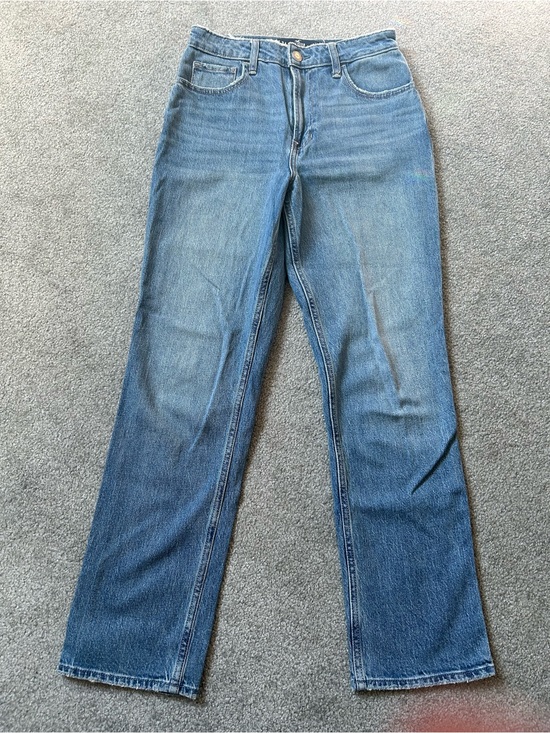 Hollister Denim - Ladies Hollister Medium Wash Straight-Leg Jeans